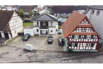 2 Häuser auf einem großen Grundstück – Neubau & Fachwerk - Kehl