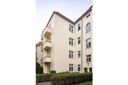 INVEST l Charmanter Altbau trifft grüne Ruhe: 2-Zi.-Wohnung mit Südbalkon im Herzen Reinickendorfs! - Berlin