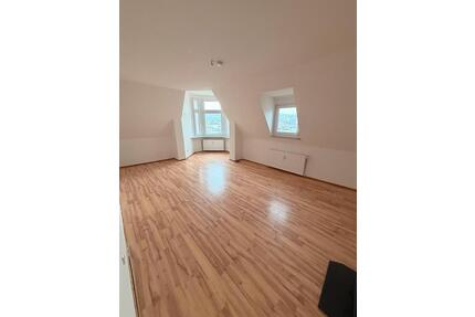 3-Zimmer-Dachgeschosswohnung mit Einbauküche - Hagen Hagen-Mitte