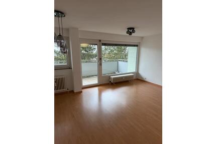 Helle 2 Zimmer Wohnung - 1.090,00&nbsp;EUR Kaltmiete, ca.&nbsp; 60,00&nbsp;m&sup2; in Asperg (PLZ: 71679)