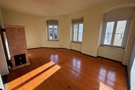 RESERVIERT! Sonnige Altbauwohnung mit Kachelöfen in bevorzugter Wohnlage! - Zittau