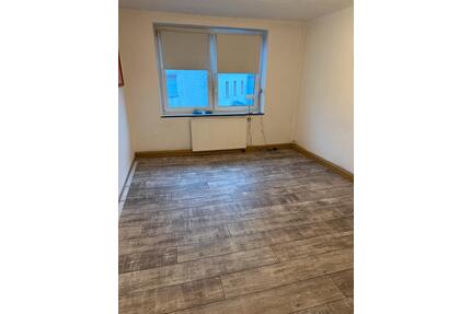 Großes Haus 270m2 in Rehlingen zu vermieten - Rehlingen-Siersburg