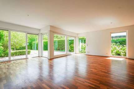Haus zum Mieten in Düsseldorf 3.400,00 € 180 m²