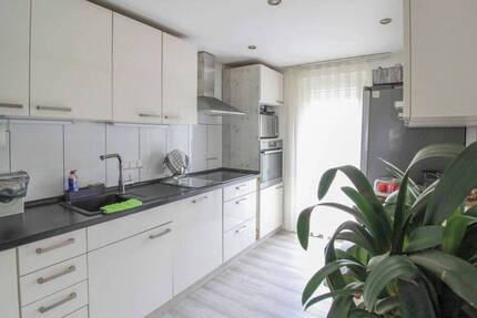 Zögern Sie nicht: Gepflegte Doppelhaushälfte in Albstadt-Tailfingen mit sicheren Mieteinnahmen