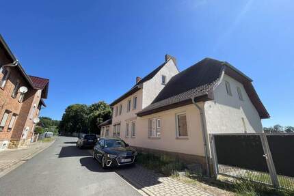 Mehrfamilienhaus mit Potential - 98.000,00&nbsp;EUR Kaufpreis, ca.&nbsp; 308,00&nbsp;m&sup2;&nbsp;Wohnfl&auml;che in Oschersleben (PLZ: 39387) Neindorf