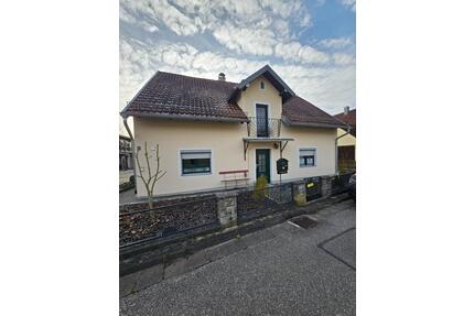 Gepflegtes Einfamilienhaus mit großem Garten - Herrngiersdorf