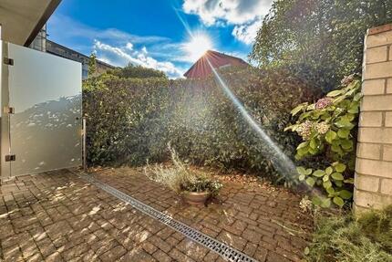 Großzügige Erdgeschossmaisonette mit separater Souterrain-Einheit & privatem Aufzug - Heidelberg Neuenheim