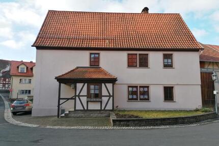 Einfamilienhaus mit viel Platz, Scheune & Garage, ruhige Lage - Fladungen
