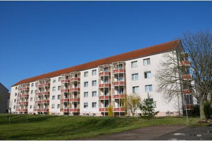 Zentral gelegene 3-Raumwohnung mit Blick ins Grüne - Gröditz