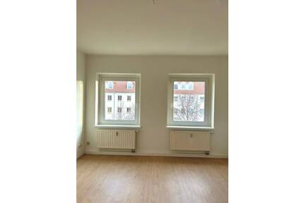 Sonniger Balkon inklusive - Attraktive 3-Raum-Wohnung sucht neue Mieter - Gera Innenstadt