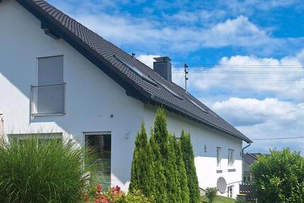 Gepflegtes Ein-Zweifamilienhaus freistehend 217m²-provisionsfrei - Wenden