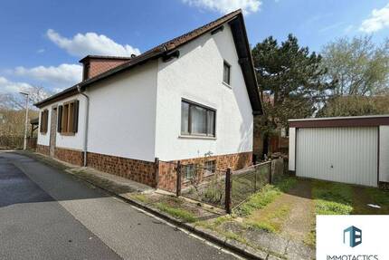 Freistehendes Einfamilienhaus mit Garage, Carport und Garten in Odernheim am Glan