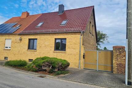 Doppelhaushälfte in Sandersdorf-Brehna, OT Ramsin