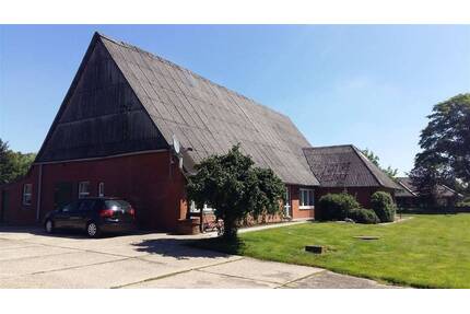 Ein Traum, das eigene Pferd direkt am Haus zu haben! Teilsaniertes Bauernhaus mit 1 Ha. Weide! - Bülkau