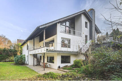 Geräumiges Familiendomizil mit Einliegerwohnung und Doppelgarage auf Traumgrundstück in bester Lage - Würselen Bardenberg