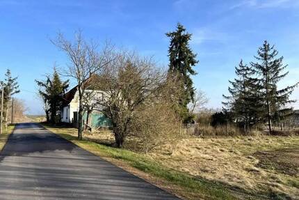 Grundstück ca. 600 m² mit Einfamilienhaus am Ortsrand von Dieskau - Kabelsketal