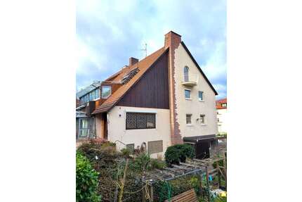 Haus zum Mieten in Stuttgart 2.520,00 € 280 m²