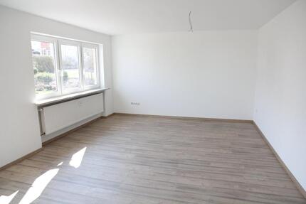 3 Zimmerwohnung mit Garten - 750,00&nbsp;EUR Kaltmiete, ca.&nbsp; 93,00&nbsp;m&sup2; in Grub am Forst (PLZ: 96271)