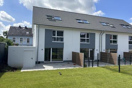 Reiheneckhaus mit Garage zum Erstbezug! - Langenfeld (Rheinland)