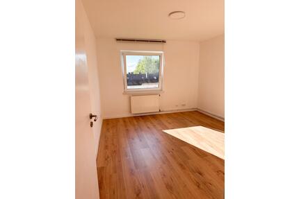 Helle 2,5 Zimmer Wohnung in Broich, Erstbezug nach Renovierung - Mülheim an der Ruhr