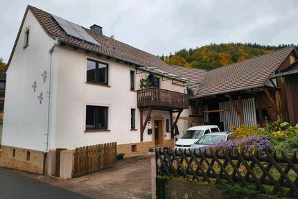 Einfamilienhaus mit Scheune - 139.000,00&nbsp;EUR Kaufpreis, ca.&nbsp; 115,00&nbsp;m&sup2; in Bad Sooden-Allendorf (PLZ: 37242)