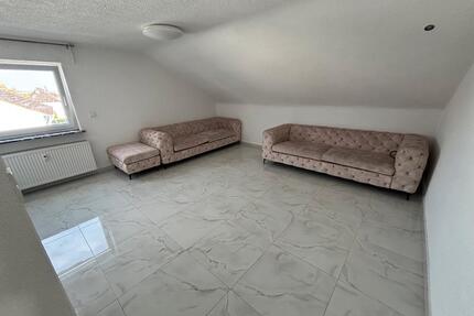 4 Zimmer Dachgeschosswohnung - 1.300,00&nbsp;EUR Kaltmiete, ca.&nbsp; 75,00&nbsp;m&sup2; in Gießen (PLZ: 35396) Wieseck