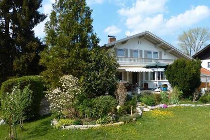 Sonniges Einfamilienhaus mit schönem Garten, Bergblick u. Seenähe - Bernau am Chiemsee