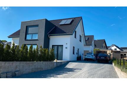 Ohne Provision Modernes Haus - 649.000,00&nbsp;EUR Kaufpreis, ca.&nbsp; 220,00&nbsp;m&sup2; in Blomberg (PLZ: 32825)
