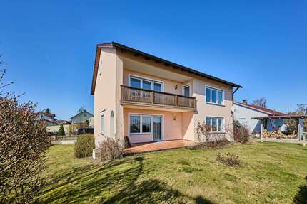 Haus zum Kaufen in Aiterhofen 595.000,00 € 240 m²