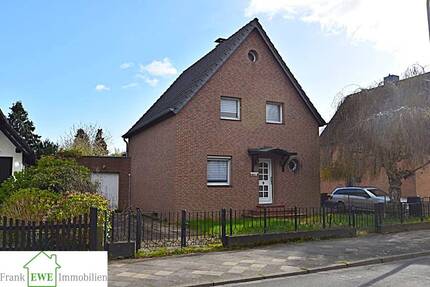Objekt-Nr. 370. 40593 Düsseldorf Haus zu verschenken ? Grundstück mit Einfamilienhaus Altbestand ! - Düsseldorf / Urdenbach Stadtmitte