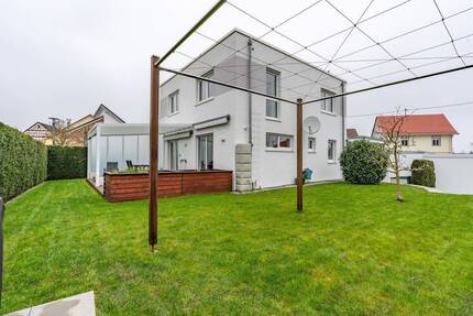 Stilvolles Einfamilienhaus mit Garage, Carport und hochwertiger Ausstattung in Balingen-Engstlatt