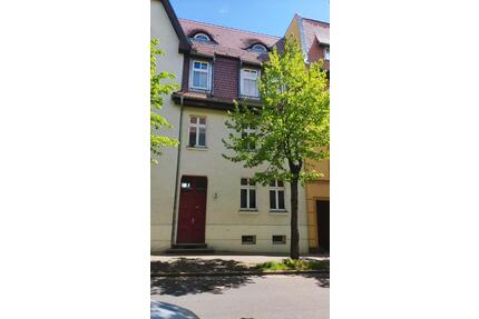 Wohnen mit guter Lage in Weißwasser (2-Raum Altbauwohnung mit Balkon) - Weißwasser (Oberlausitz)
