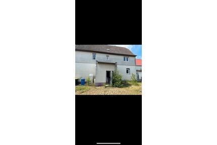 Haus zum Verkauf - 100.000,00&nbsp;EUR Kaufpreis, ca.&nbsp; 150,00&nbsp;m&sup2; in Schkopau (PLZ: 06258)