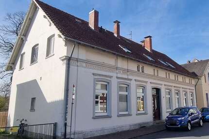 Haus zum Kaufen in Varel 255.000,00 € 288.4 m²