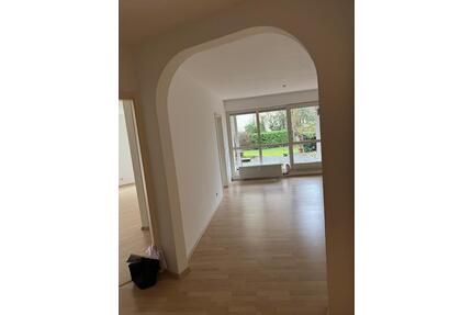 Helle 2 -Zi. Wohnung mit großer Terasse & Tiefgarage Bad Homburh - Bad Homburg vor der Höhe Berliner Siedlung/Gartenfeld