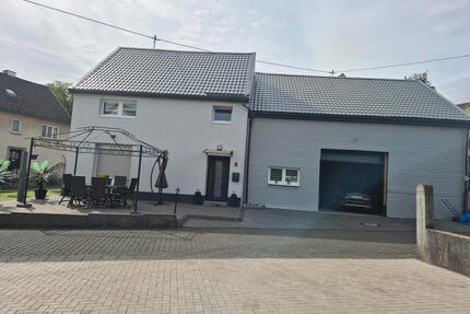 Haus zum Verkaufen - 295.000,00&nbsp;EUR Kaufpreis, ca.&nbsp; 120,00&nbsp;m&sup2; in Langenhahn (PLZ: 56459)