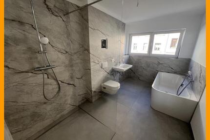 Zweitbezug nach Neubau! Tolle 4-Raum EG-Wohnung im mit großem Balkon, Aufzug, in ruhiger Lage von Gera!