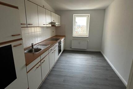 Modernisierte 2,5-Zimmer Wohnung-Einbauküche & Balkon - Magdeburg Leipziger Straße