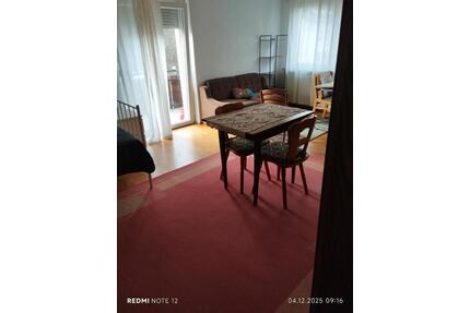 Ein schönes großes WG Zimmer mit herzlichem Balkon - Stuttgart Feuerbach