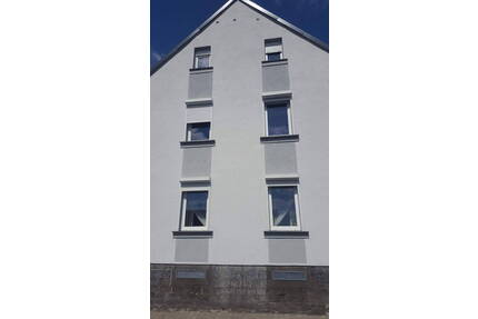 Kernsaniertes Einfamilienhaus mit Innenhof, 3 Stellplätzen, Gewölbekeller und viel Platz - Thür