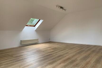 Helle und moderne 3 Zimmer Dachgeschosswohnung - Heilbronn Frankenbach