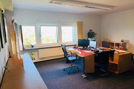 Einzel Büro zur Untermiete - 450,00&nbsp;EUR Kaltmiete, ca.&nbsp; 27,00&nbsp;m&sup2; in Hamburg (PLZ: 22041) Wandsbek