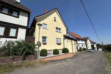 Haus zum Kaufen in Nessetal 180.000,00 € 151.8 m²