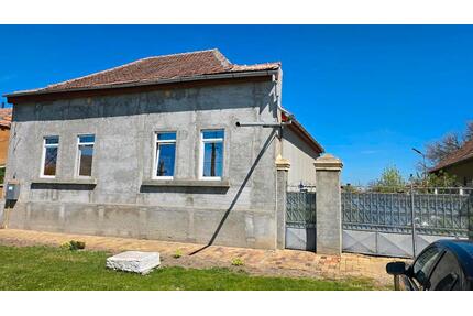 Haus zum Verkauf im Ausland - 115.000,00&nbsp;EUR Kaufpreis, ca.&nbsp; 280,00&nbsp;m&sup2; in Pocking (PLZ: 94060)