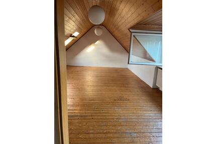 Dachgeschoss Wohnung - 850,00&nbsp;EUR Kaltmiete, ca.&nbsp; 120,00&nbsp;m&sup2; in Karlstein am Main (PLZ: 63791)