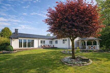 Landhaus-Idylle - Bestlage - Weitblick – energetisch topfit ! - Rosengarten