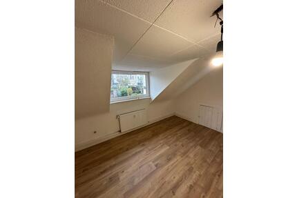 Helle 3 ZKB 90qm Dachgeschoss Wohnung zu vermieten! - Neunkirchen