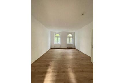 Geräumige 4-Zimmer Wohnung - 760,00&nbsp;EUR Kaltmiete, ca.&nbsp; 87,58&nbsp;m&sup2; in Halle (Saale) (PLZ: 06110) Damaschkestraße