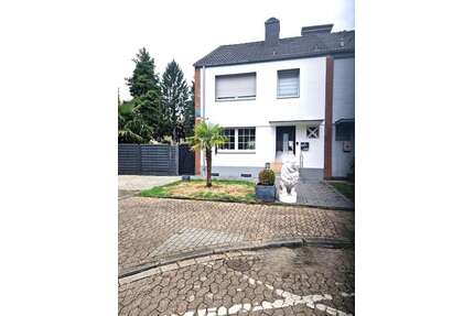 Haus zum Mieten in Oberhausen 2.600,00 € 130 m²