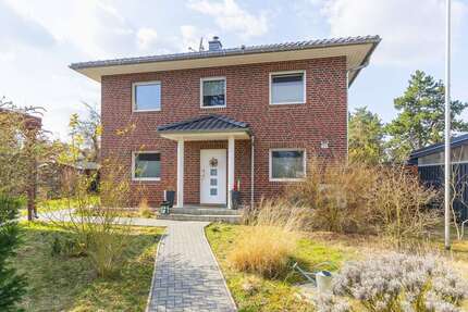 Haus zum Kaufen in Petershagen 590.000,00 € 147.43 m²